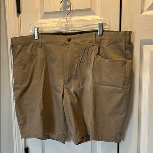 Men’s RedHead khaki shorts. 44.
